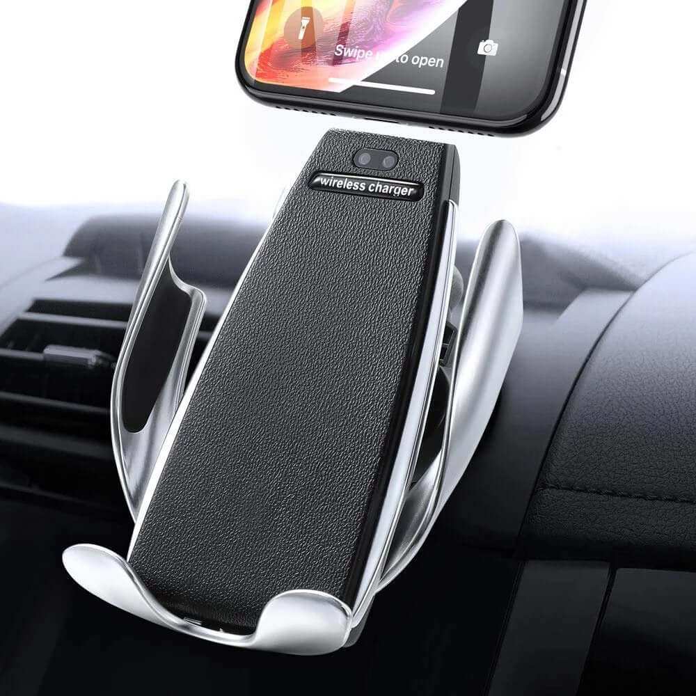 Automatic clamping wireless fast charging car mount for seamless smartphone charging.