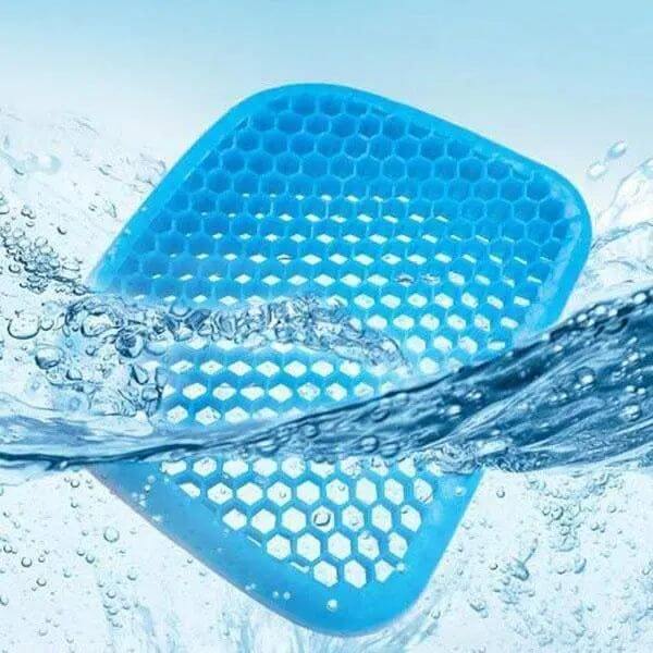 Elastic Silicone Egg Seat Cushion with honeycomb design submerged in water.